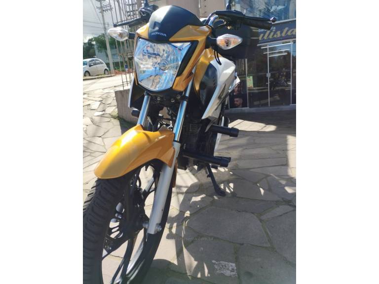 HONDA - CG 160 - 2021/2022 - Amarela - R$ 17.500,00