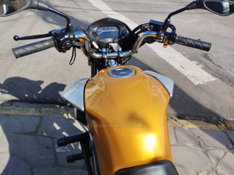 HONDA - CG 160 - 2021/2022 - Amarela - R$ 17.500,00