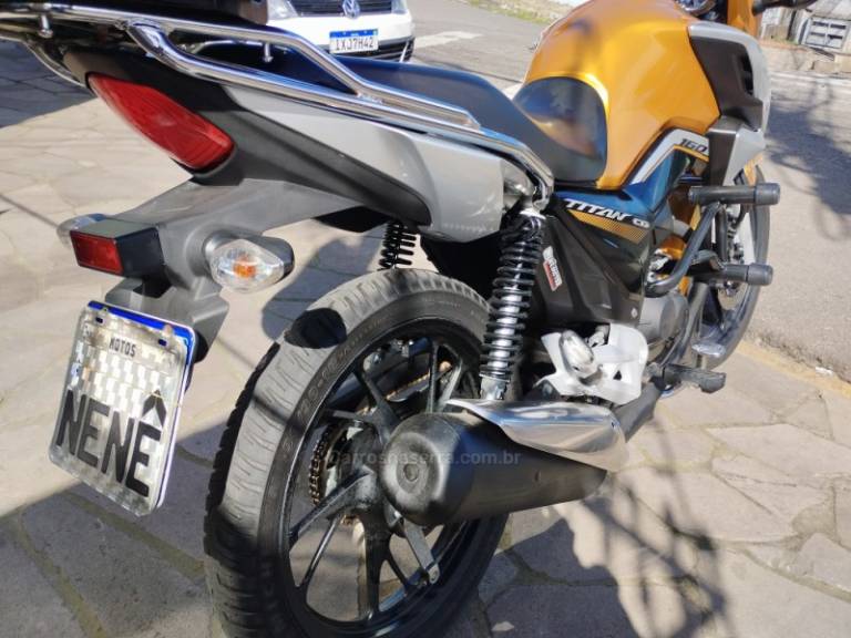 HONDA - CG 160 - 2021/2022 - Amarela - R$ 17.500,00