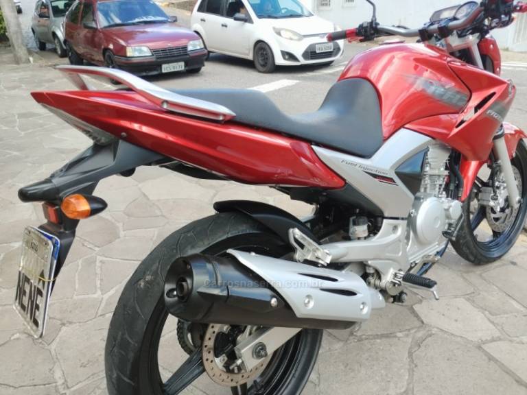 YAMAHA - FAZER - 2010/2011 - Vermelha - R$ 13.999,00