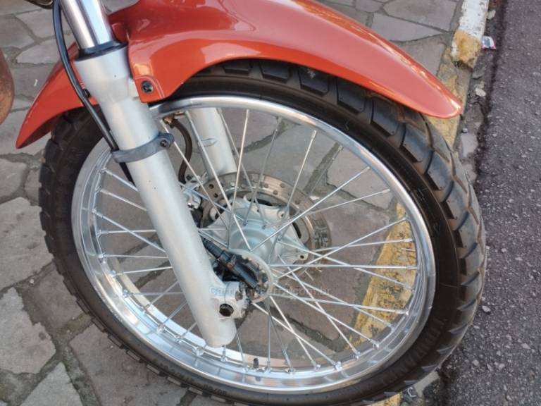 HONDA - NX4 FALCON - 2006/2007 - Laranja - R$ 17.500,00