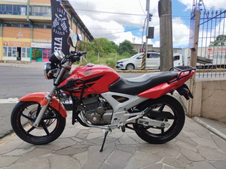 HONDA - CBX 250 TWISTER - 2007/2008 - Vermelha - R$ 11.500,00