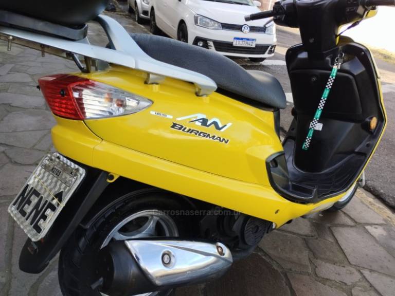 SUZUKI - BURGMAN - 2008/2009 - Amarela - R$ 6.999,00
