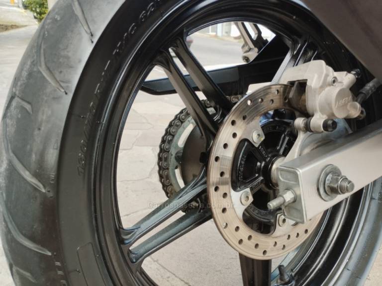 YAMAHA - FAZER - 2010/2011 - Vermelha - R$ 13.999,00