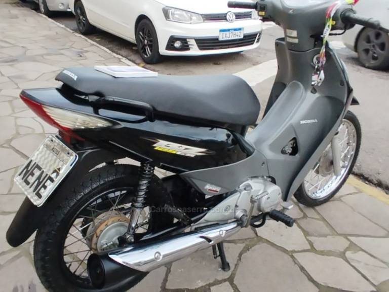 HONDA - BIZ 125 - 2005/2006 - Preta - R$ 7.999,00