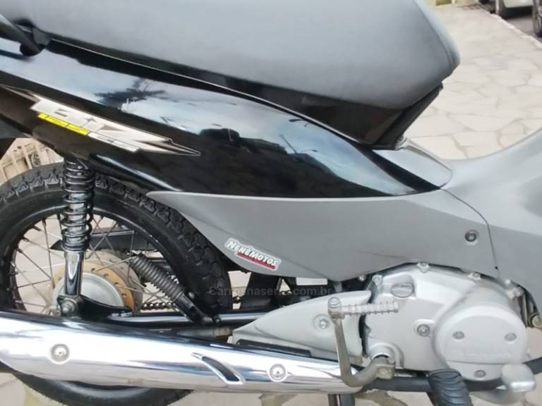HONDA - BIZ 125 - 2005/2006 - Preta - R$ 7.999,00