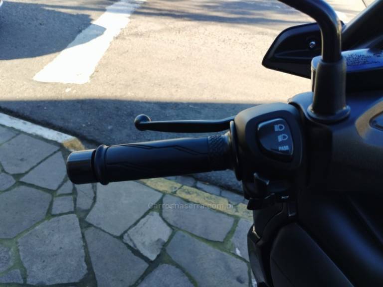 YAMAHA - X MAX - 2021/2021 - Preta - R$ 25.999,00