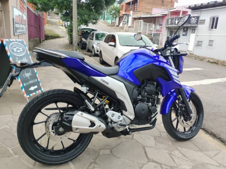 YAMAHA - FAZER - 2022/2022 - Azul - R$ 21.999,00