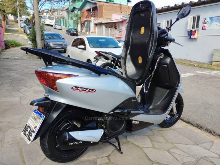 HONDA - LEAD 110 - 2010/2010 - Prata - R$ 8.500,00