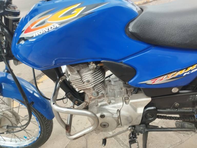 HONDA - CG 125 - 2001/2001 - Azul - R$ 7.500,00