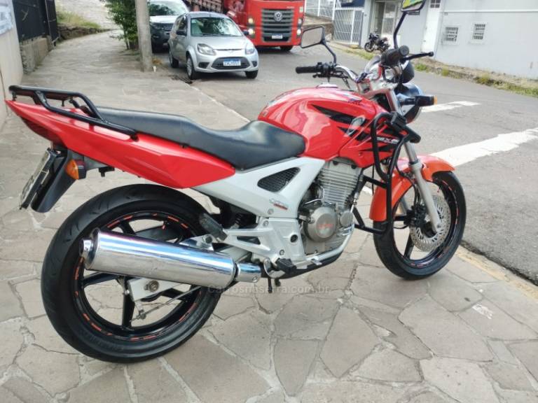 HONDA - CBX 250 TWISTER - 2007/2008 - Vermelha - R$ 11.500,00