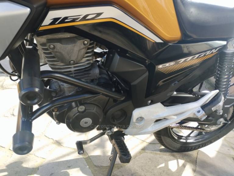 HONDA - CG 160 - 2021/2022 - Amarela - R$ 17.500,00