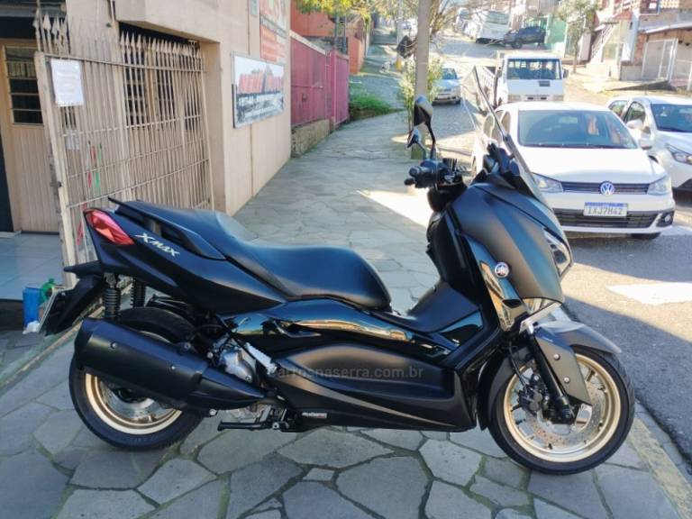 YAMAHA - X MAX - 2021/2021 - Preta - R$ 25.999,00