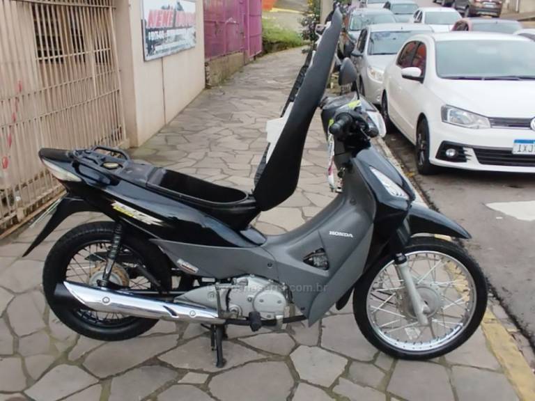 HONDA - BIZ 125 - 2005/2006 - Preta - R$ 7.999,00