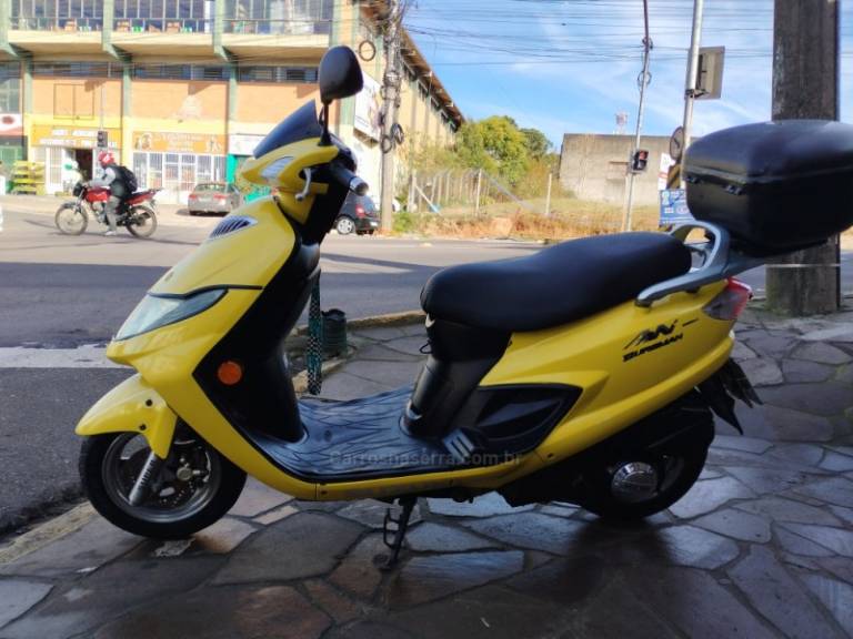SUZUKI - BURGMAN - 2008/2009 - Amarela - R$ 6.999,00
