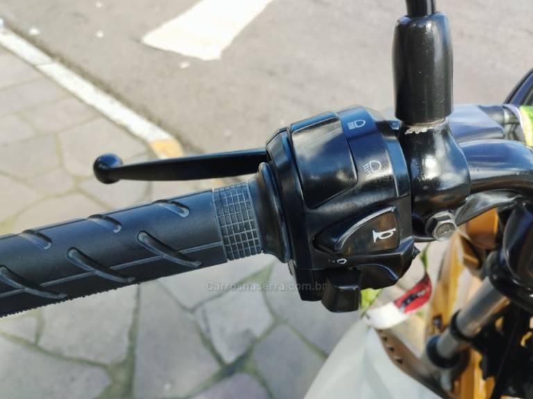 HONDA - CG 160 - 2021/2022 - Amarela - R$ 17.500,00