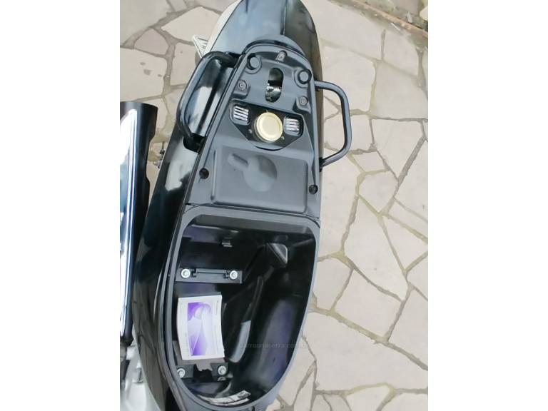 HONDA - BIZ 125 - 2005/2006 - Preta - R$ 7.999,00