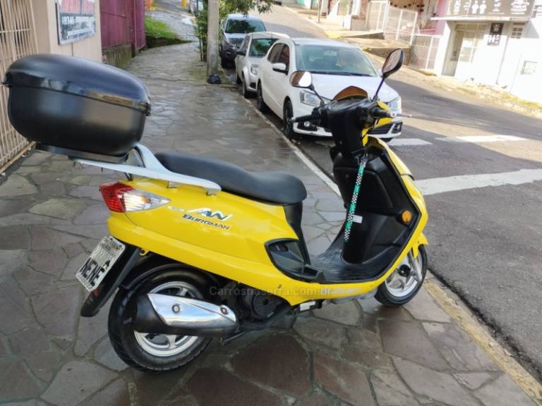 SUZUKI - BURGMAN - 2008/2009 - Amarela - R$ 6.999,00
