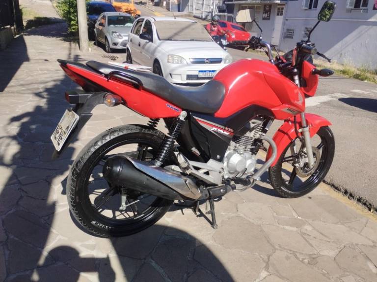 HONDA - CG 160 - 2015/2016 - Vermelha - R$ 15.999,00