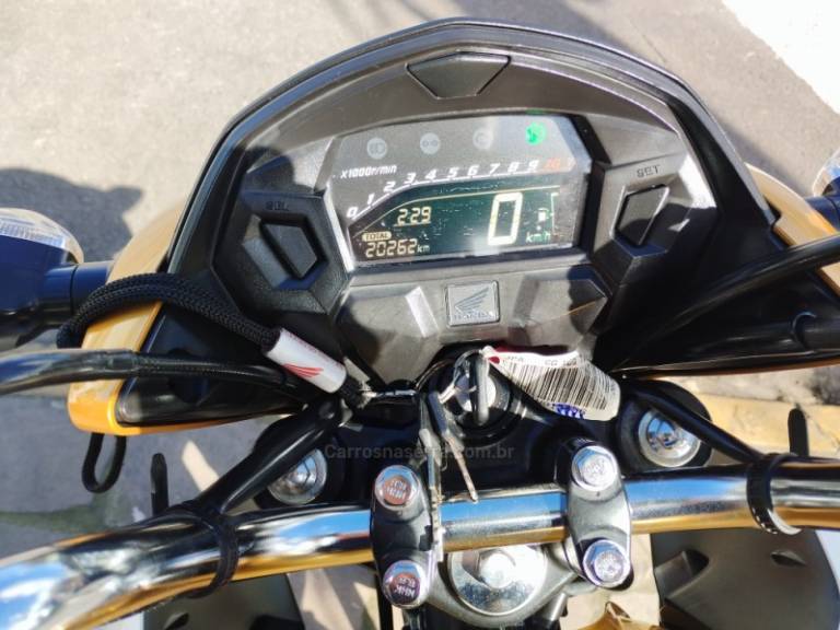 HONDA - CG 160 - 2021/2022 - Amarela - R$ 17.500,00