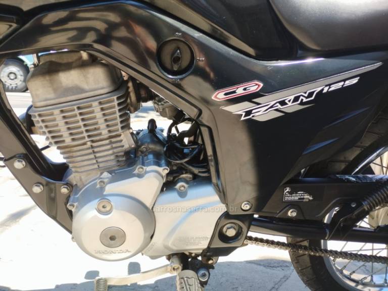 HONDA - CG 125 - 2014/2014 - Preta - R$ 11.500,00