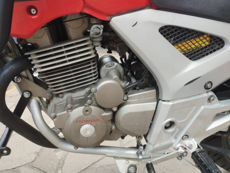 HONDA - CBX 250 TWISTER - 2007/2008 - Vermelha - R$ 11.500,00