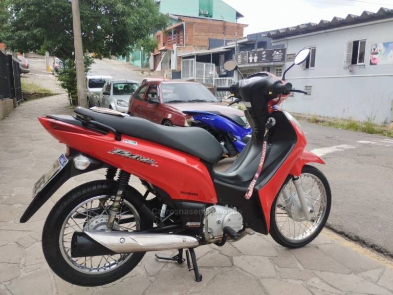 HONDA - BIZ 125 - 2011/2011 - Vermelha - R$ 10.999,00