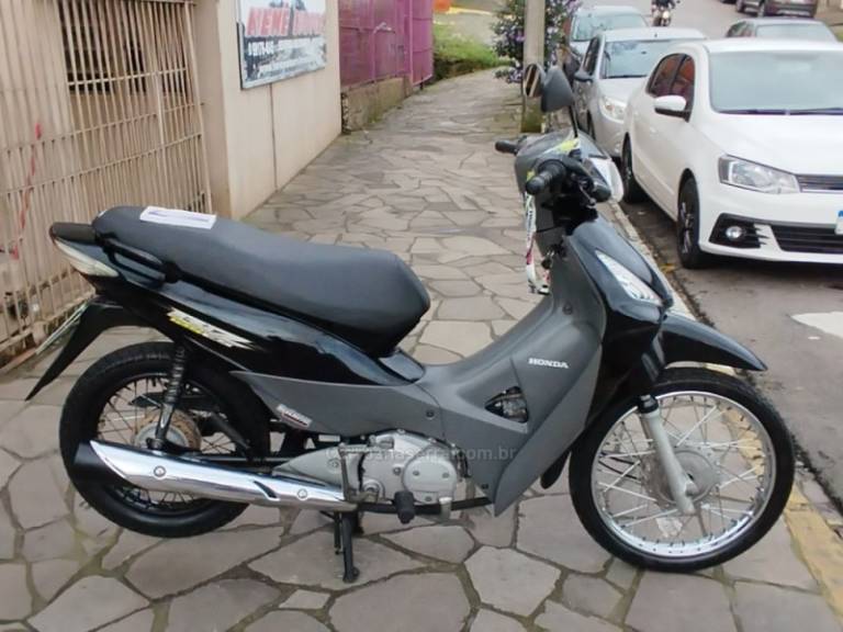HONDA - BIZ 125 - 2005/2006 - Preta - R$ 7.999,00